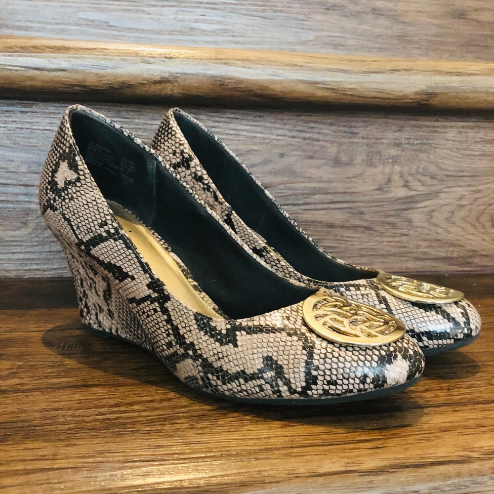 Fioni Wedge Heels- Black/Tan Snakeskin-Size 8.5